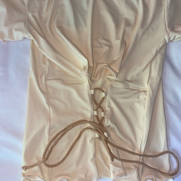 Lioness crop top lace up back - Picture 3 of 4